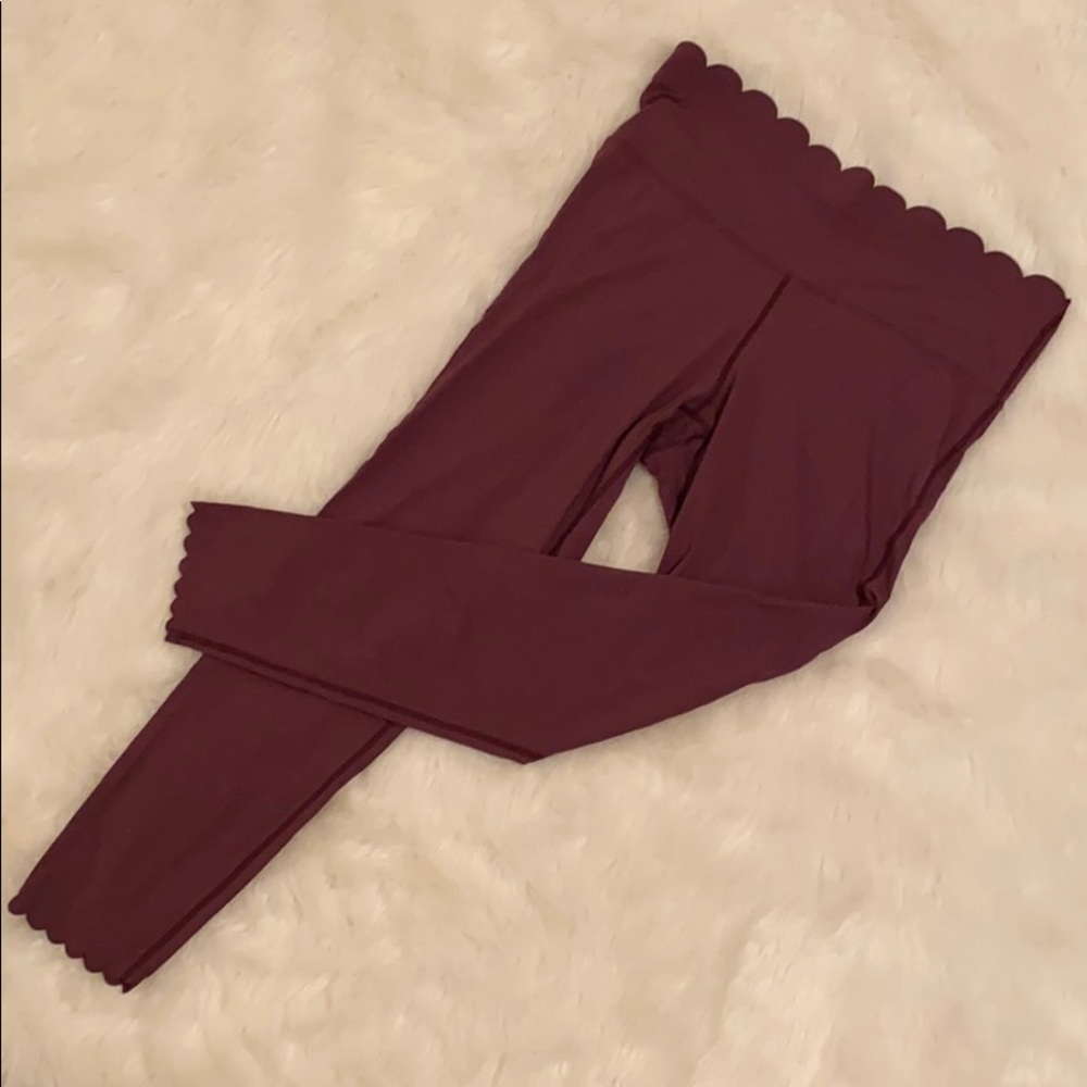 Joy Lab Burgundy Scallop leggings